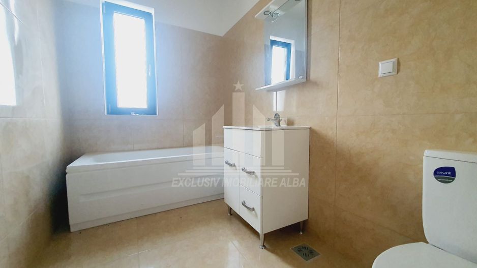 Apartament cu 3 camere de vanzare, Bloc Nou - Poză 3