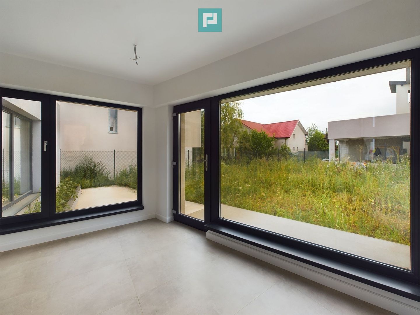 Vilă într-un Complex Rezidențial Nou cu Vedere la Balta Corbeanca - Poză 3