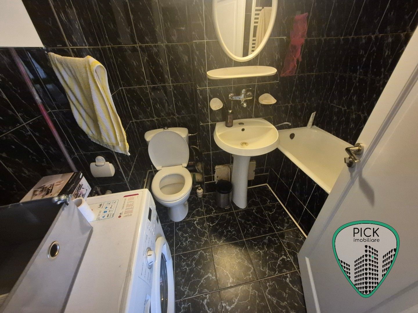 P 4226 - Apartament cu 3 camere în Târgu Mureș, Tudor, str, Transilvania - Poză 10