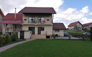 Casa moderna cu 4 camere, La  CHEIE in Poplaca - Poză 2