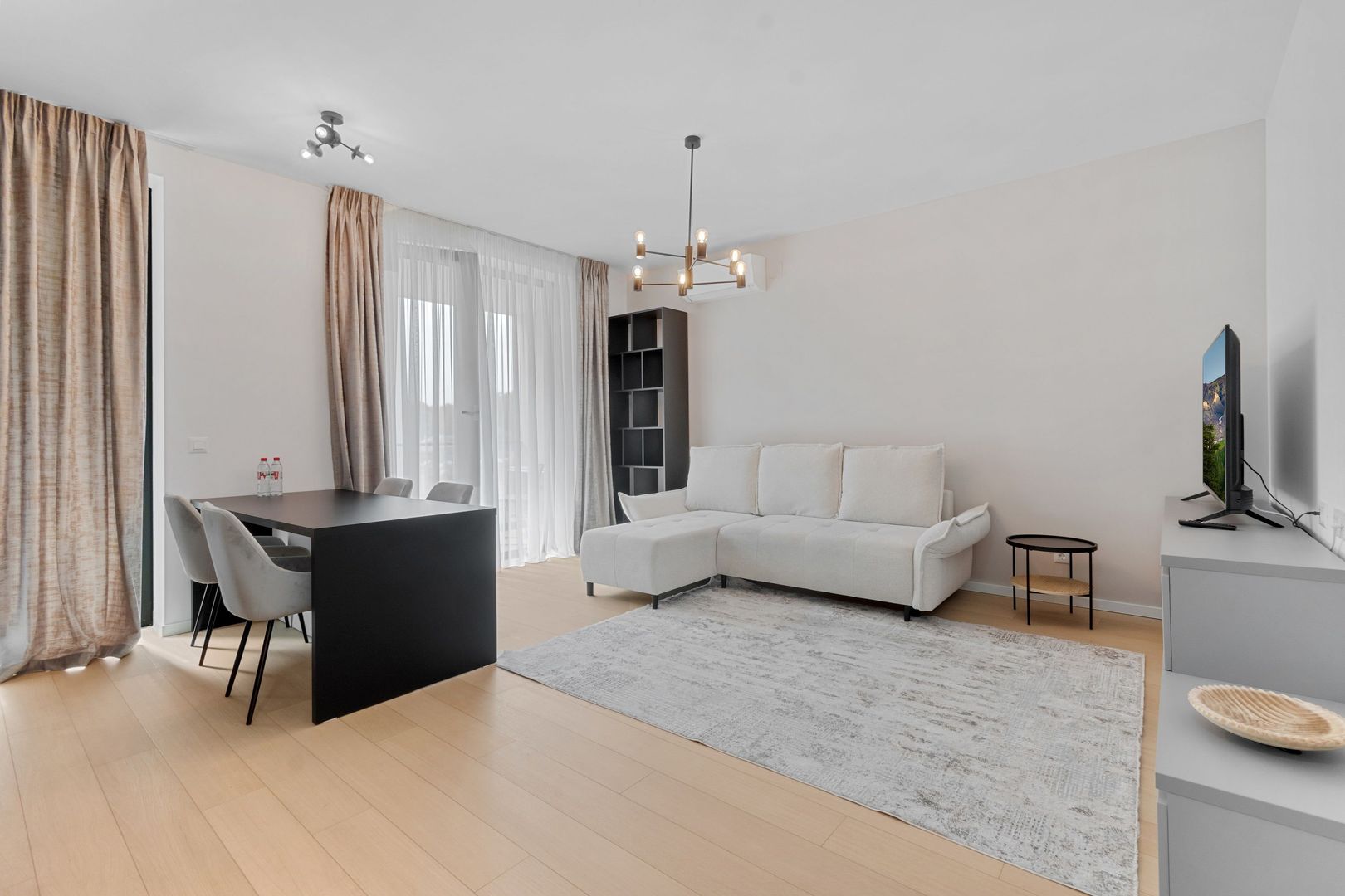 Jandarmeriei- Apartament modern, 2 camere- 59 mp utili-la cheie! - Poză 1