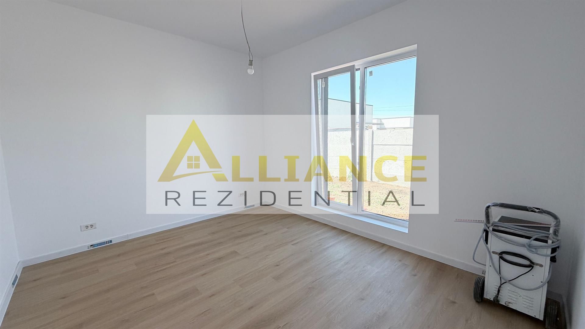 Casa Individuala - 4 camere - 2 bai - 386 mp teren - Poză 7