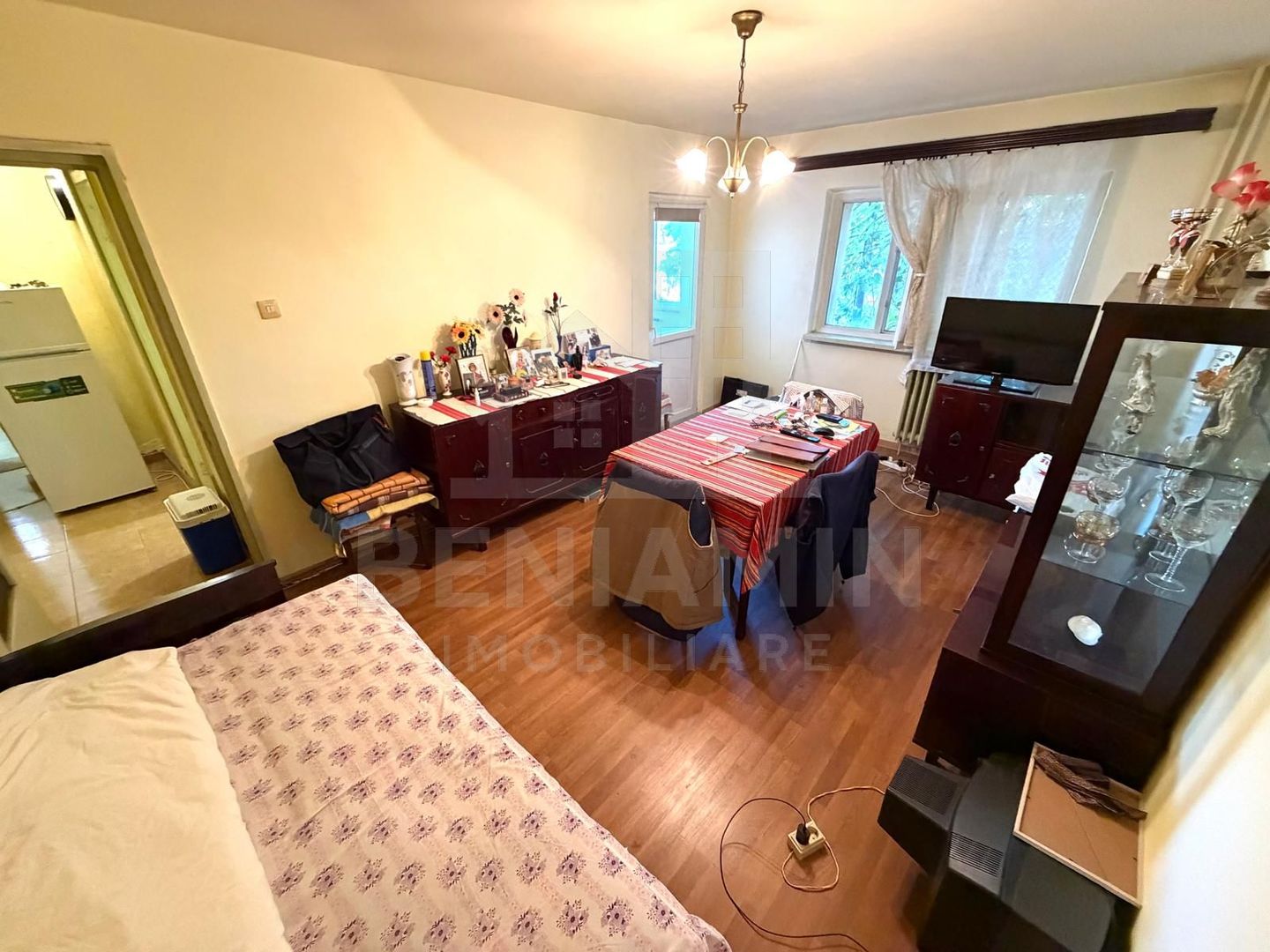 Apartament 2 camere decomandat etaj 1 Sarari Spital Filantropia 55mp - Poză 1