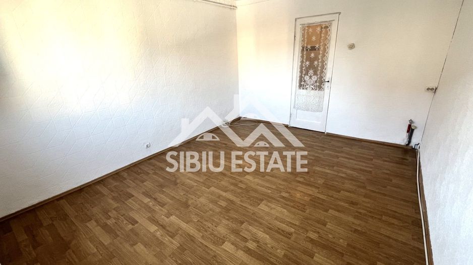 Garsoniera Sibiu, etaj 3, zona Compa - Poză 3