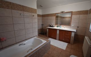 Vila tip duplex, finisaje premium, Comuna 1 Decembrie, comision zero - Poză 3