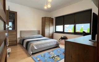 Casă de tip triplex la vânzare 6 camere /Șelimbăr /Secția 1 de Poliție - Poză 13