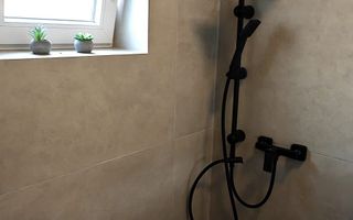 Locuință deosebită în Centru – apartament la casă, curte proprie! - Poză 11