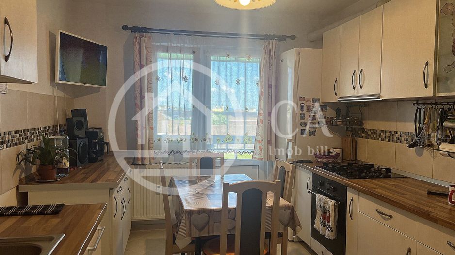 Apartament cu 4 camere de vanzare in Rogerius Oradea - Poză 1