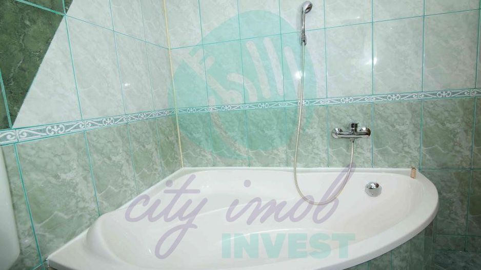 Vila cu 24 de camere cu priveliste superba ideal investitie in PREDEAL - Poză 13