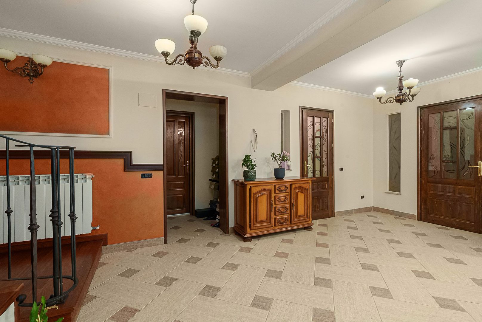 RAHOVA Salaj Vila 2007 S+P+1+M calitate superioara 370 mp - Poză 11