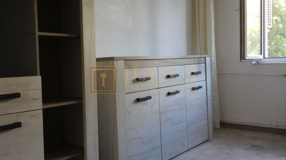 La 5 minute de Spitalul judetean, 3 camere,  centrala proprie - Poză 5
