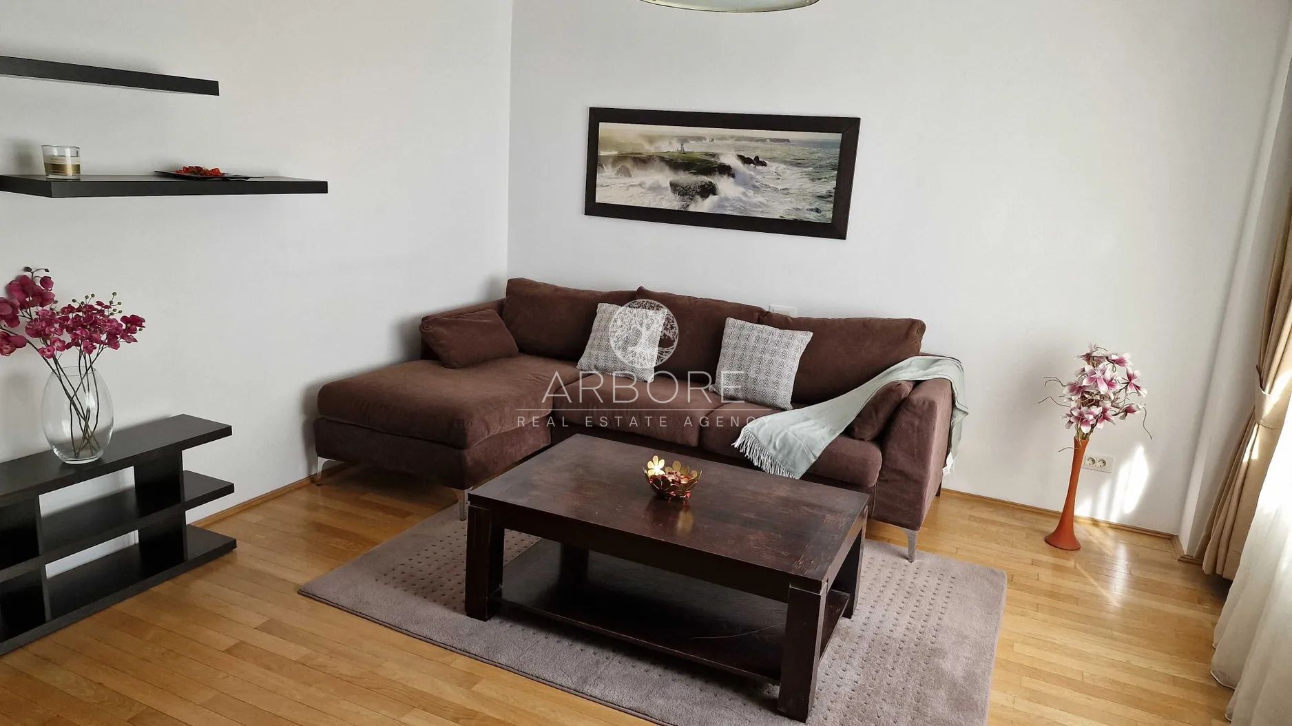 Apartament spațios cu 4 camere în zona Decebal - Poză 2