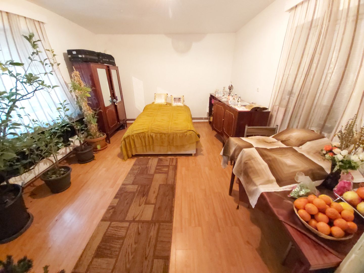 Casa de vanzare cu teren generos - Poză 3