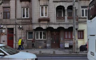 Proprietar,100 metri utili - apartament excelent poziționat pe bulevar - Poză 2