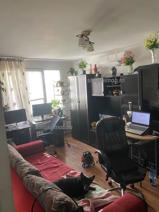 Decomandat parcare etaj intermediar 3 camere Bulevardul Chisinau - Poză 4