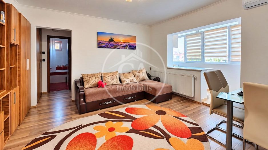 Apartament cu 3 camere de închiriat în zona Rogerius, Oradea - Poză 2