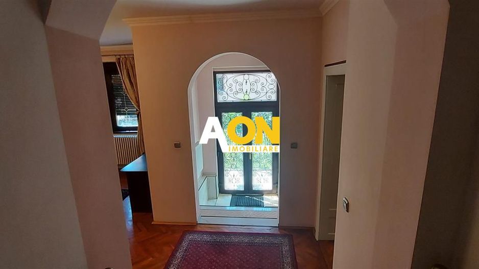 1/2 duplex  5 camere 232 mp teren cu garaj si curte ultracentral - Poză 9