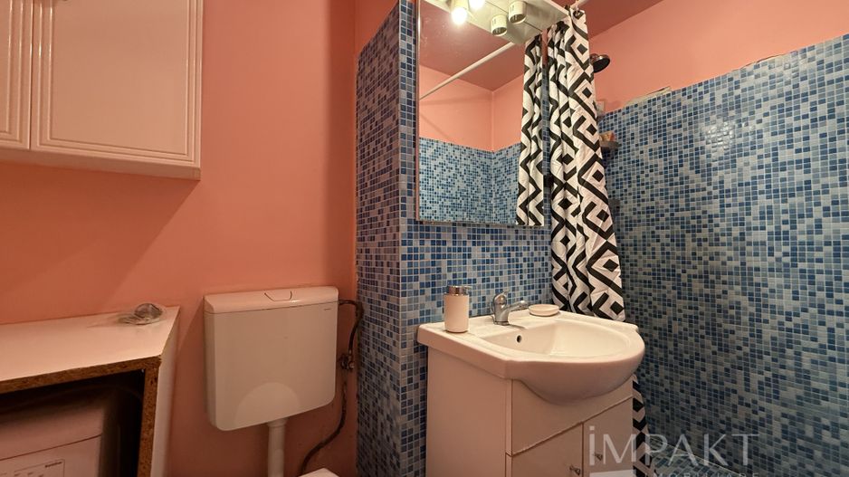 Apartament cu 2 camere decomandat , etaj intermediar , zona Big! - Poză 9