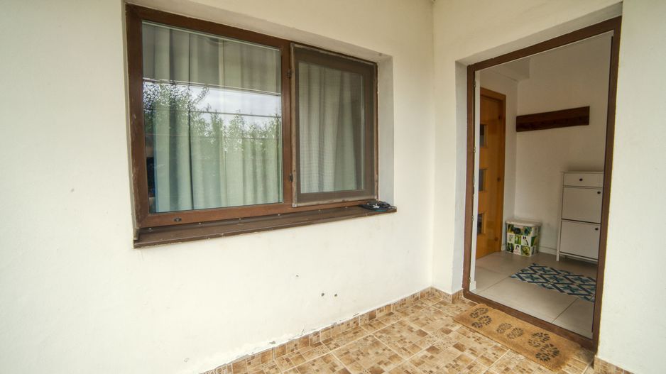 Casa complet mobilata 5 camere 3 bai curte generoasa - Poză 8