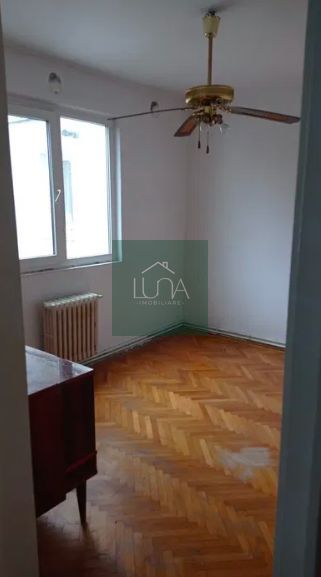 Apartament 3 camere de vânzare – Dâmbu, Etaj 3 - Poză 3