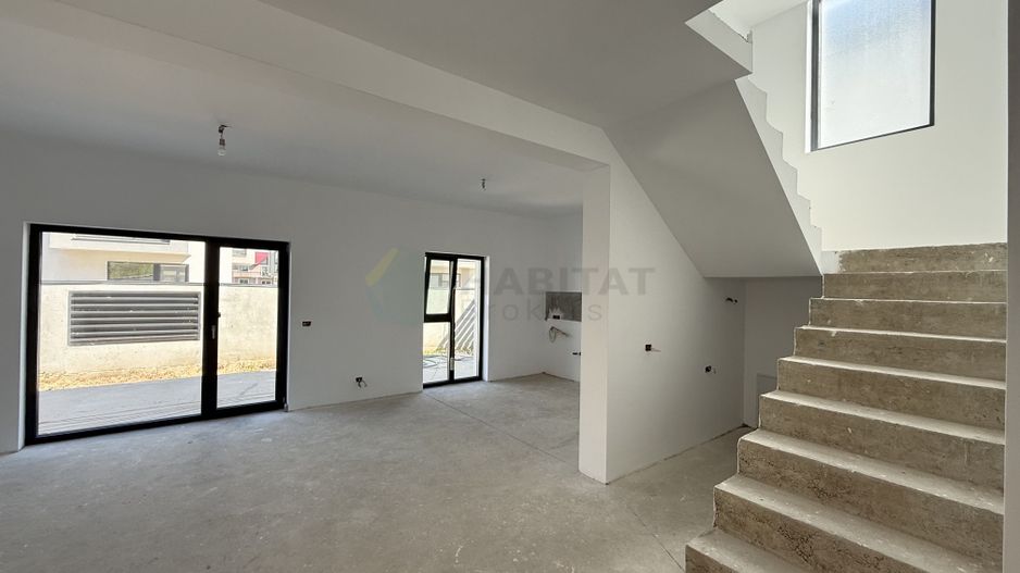 Vila 5 camere Tunari langa Cosmopolis - Poză 3