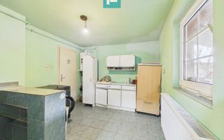 Casă cu 755 mp teren, zonă centrală Curtici - Poză 7