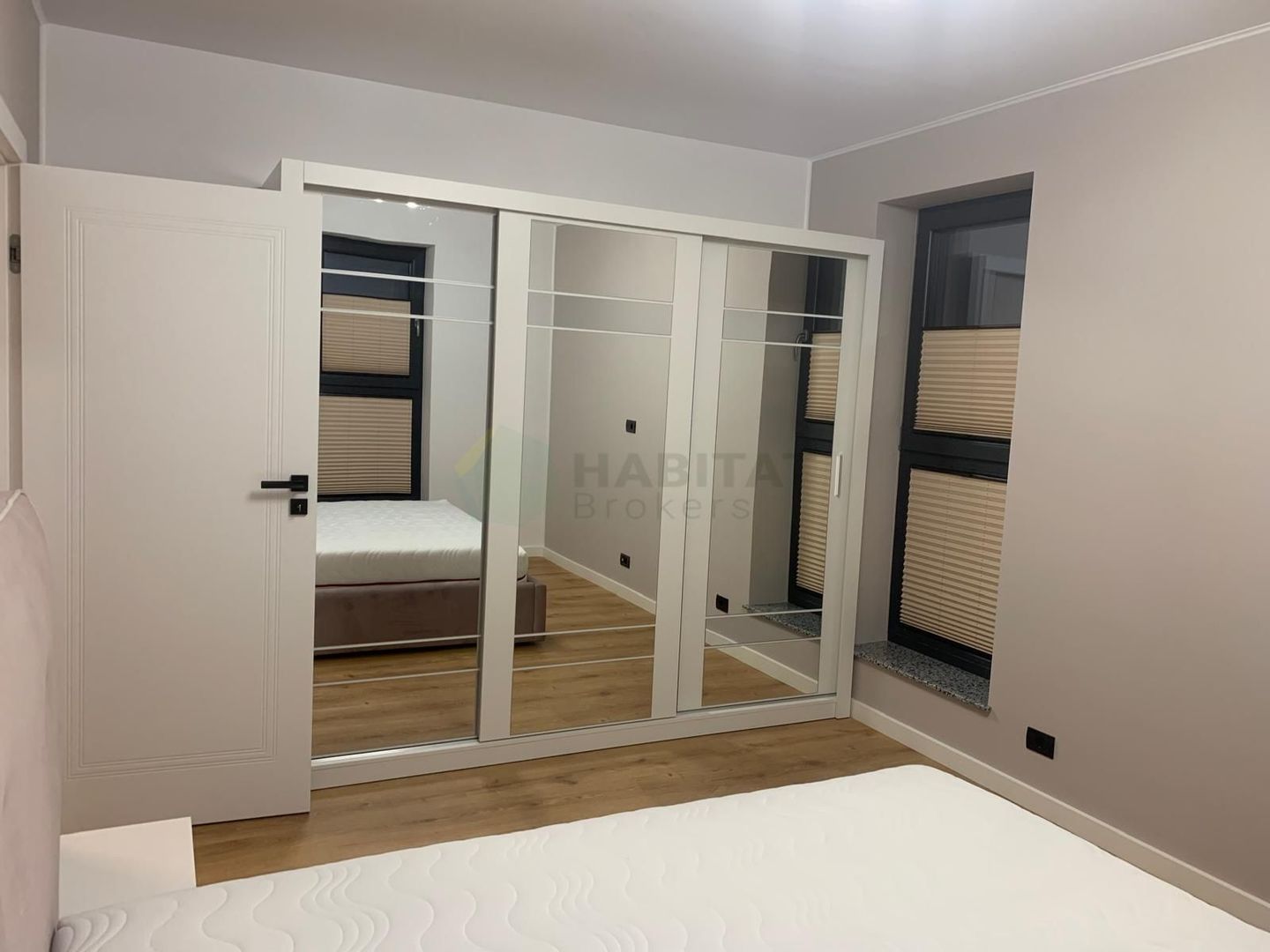 7 camere | VILA noua | 200 mp utili - Poză 21