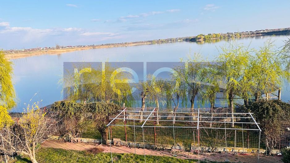 VILA DE VANZARE PE LAC | CREVEDIA | 7 CAMERE - Poză 31