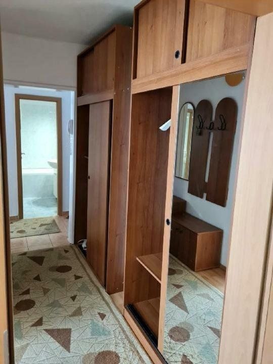 Inchiriez apartament cu 2 camere - Poză 1