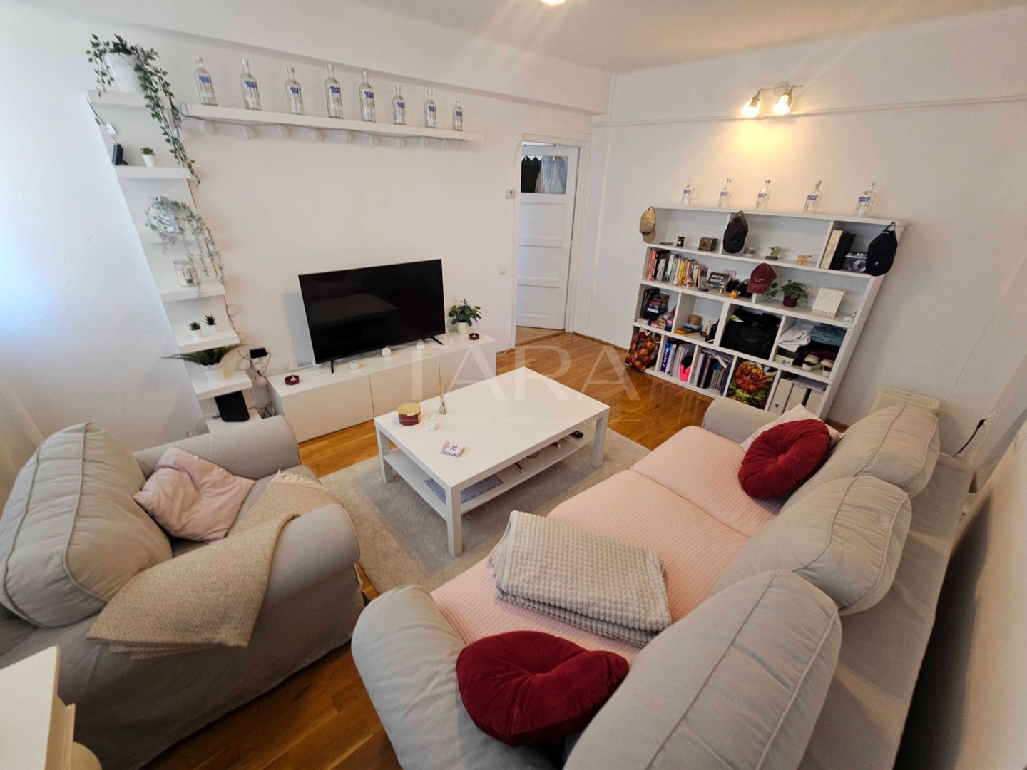 Apartament luminos, renovat, mobilat și utilat complet, Cluj-Napoca. - Poză 1