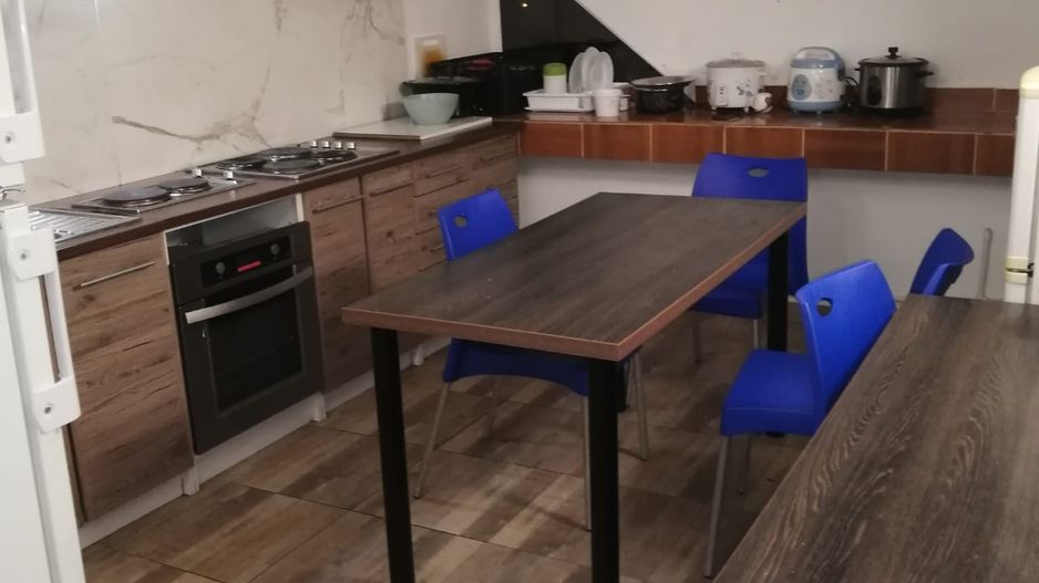 Etaj de inchiriat/ camere+ bai/bucatarie/spalatorie - Poză 3