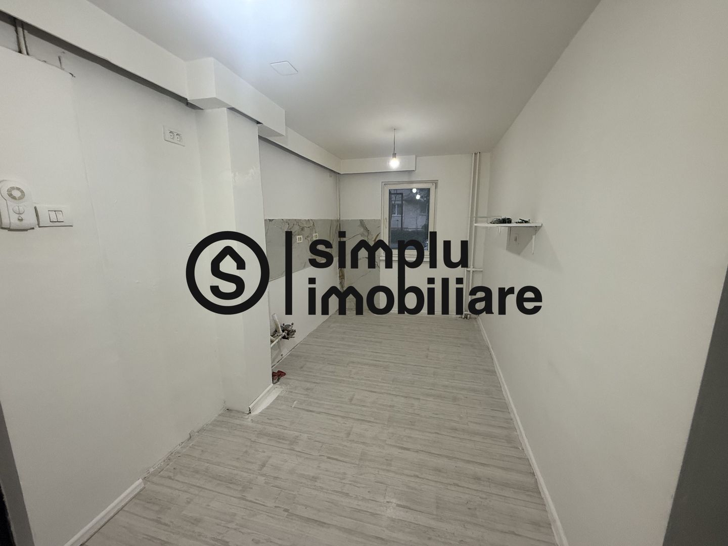 4 decomandate, parter, bilateral, Valea Rosie - 130 000 Euro - Poză 12