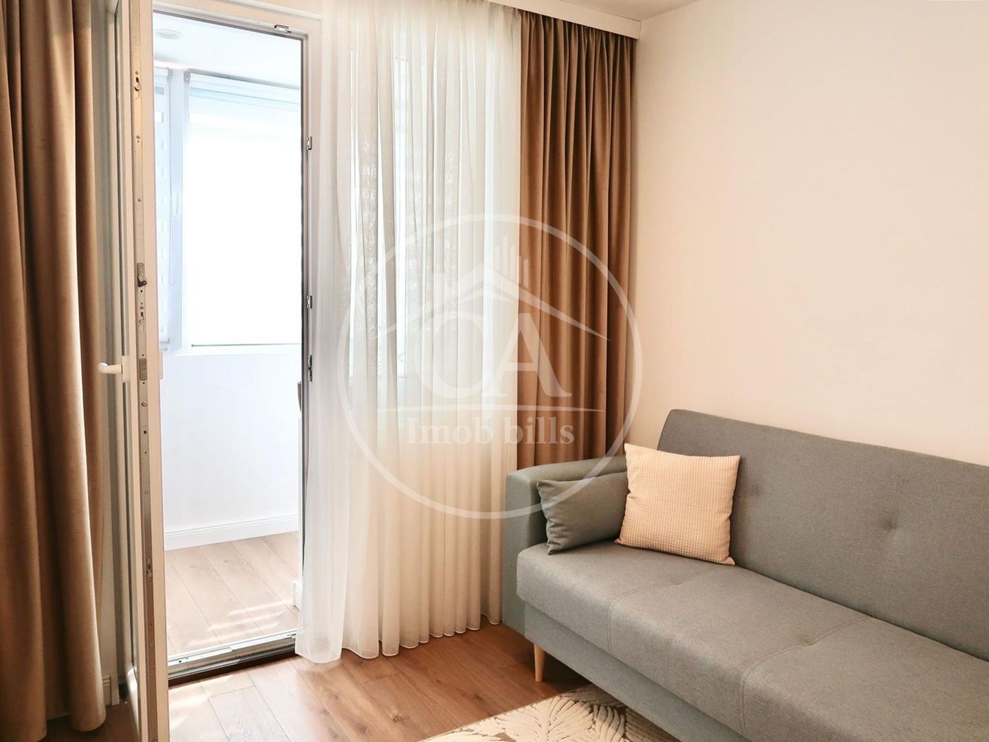 Apartament de vanzare  cu 3 camere Lux in zona Rogerius, Oradea. - Poză 3