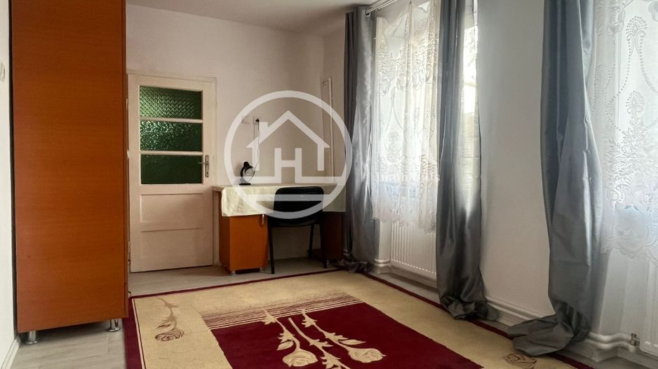 Casă de închiriat cu 3 camere în zona Episcopia, Oradea. - Poză 7