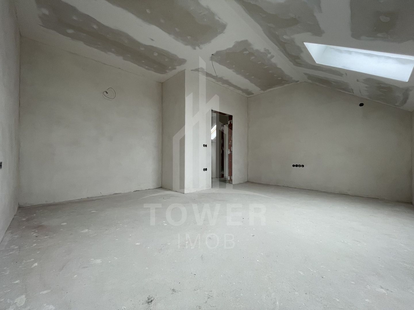 Casa rezidențială cu 7 camere, 3 băi, dressing, pivniță – Sura Mica - Poză 21