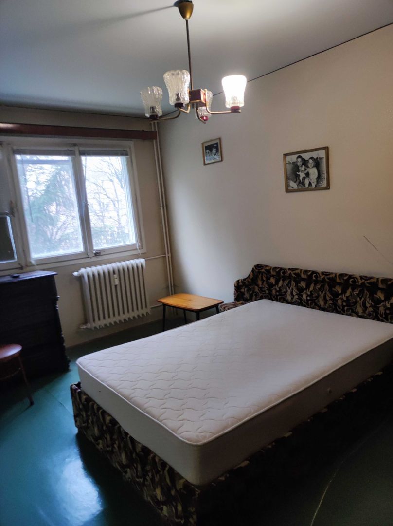 Apartament 4 camere. Zona Covasna. Intre Bld. Obregia si Bld. Brancoveanu. - Poză 2