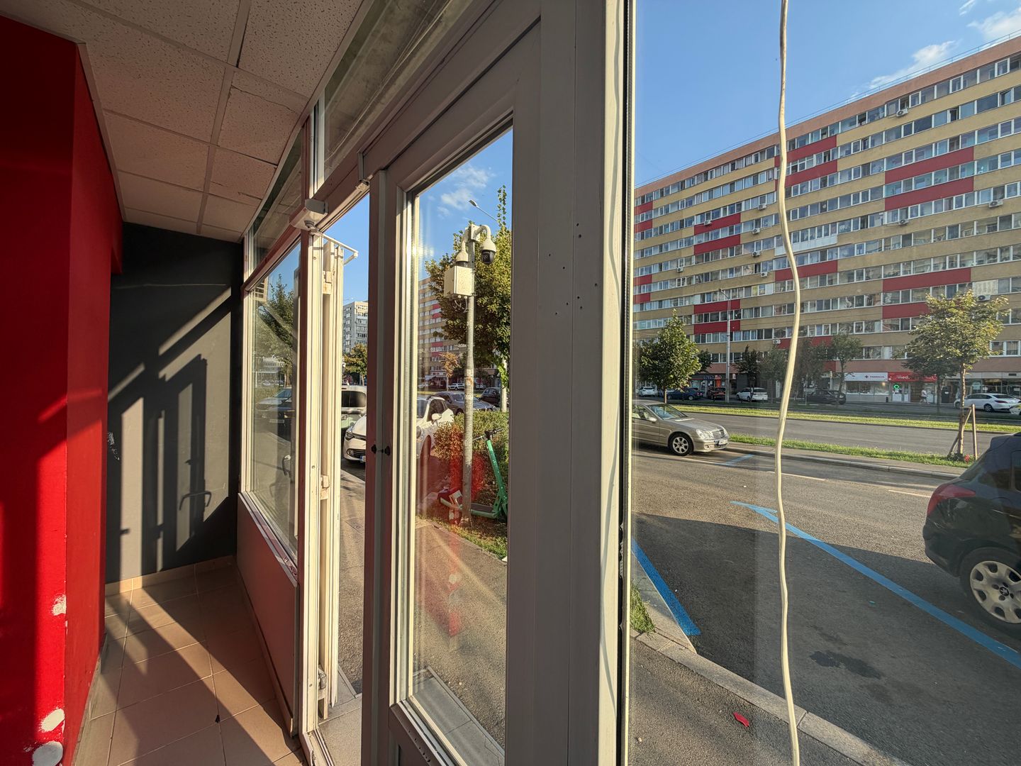 Spațiu comercial cu vizibilitate și acces excelent/ Șoseaua Pantelimon - Poză 4