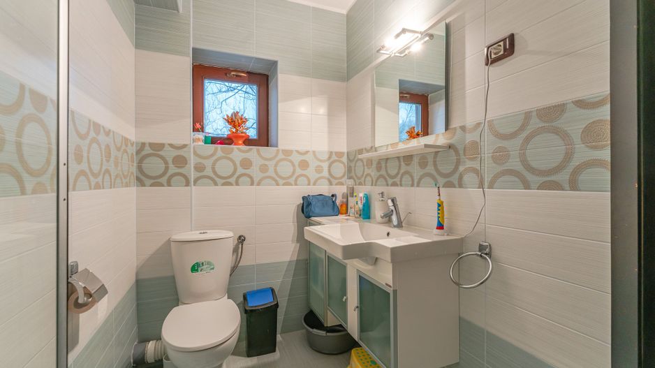 Ansamblu imobiliar compus din 2 proprietati si 700 mp teren - Poză 12