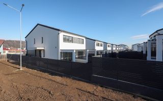 Casă Tip Duplex de Vânzare în Sânpetru | La Poalele Dealului Lempes - Poză 3