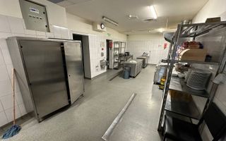 Clădire de inchiriat clinica / birouri - Poză 30