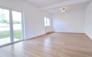 Oferim spre inchiriere casa cu 4 camere,Nemobilata in Dumbravita,aproape de Lidl - Poză 3