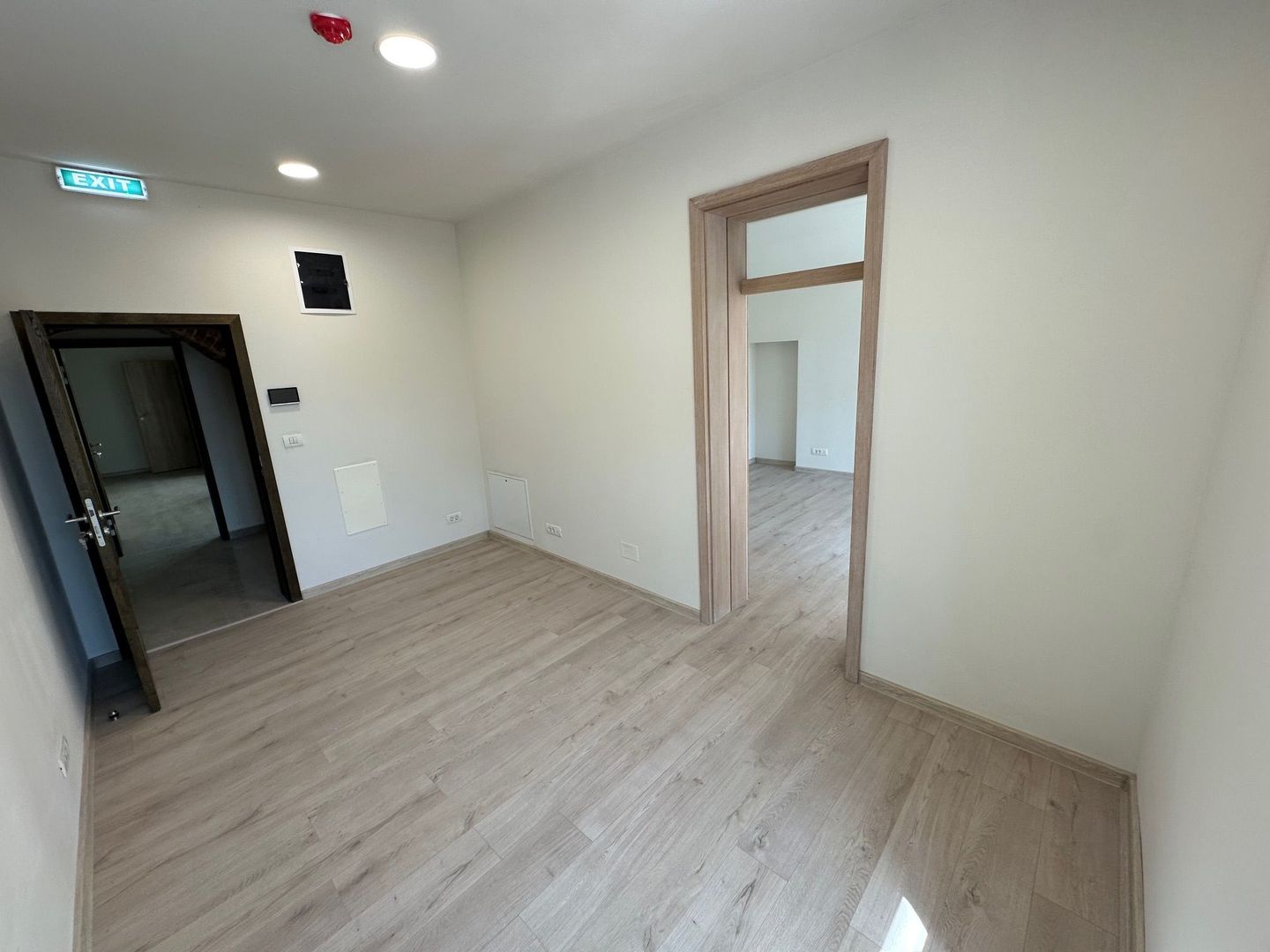 Spatii de birouri Ultracentral suprafață  de 34 mp - Poză 5