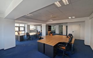 Spațiu Birouri Ultracentral Pitești 265 mp clasa A - Poză 1