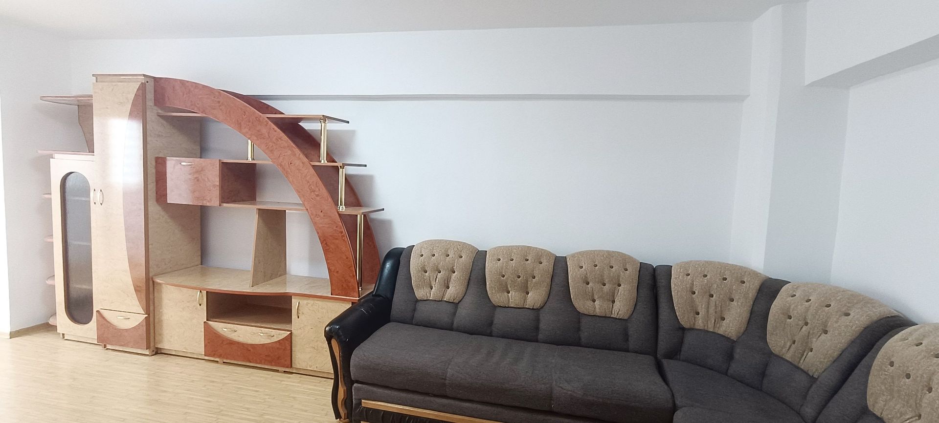 Apartament cu 2 camere, mobilat in blocul Onix-Grivitei - Poză 2