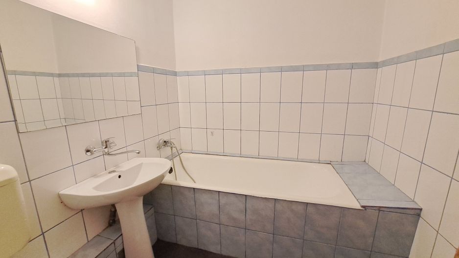 Apartament cu 3 camere 71,20 mp - Maica Domnului - Poză 9