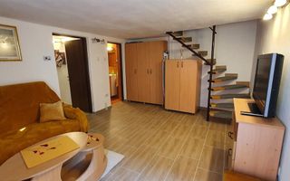 Apartament cu 3 camere, parter + mansardă, decomandat, zona Cetate - Poză 2