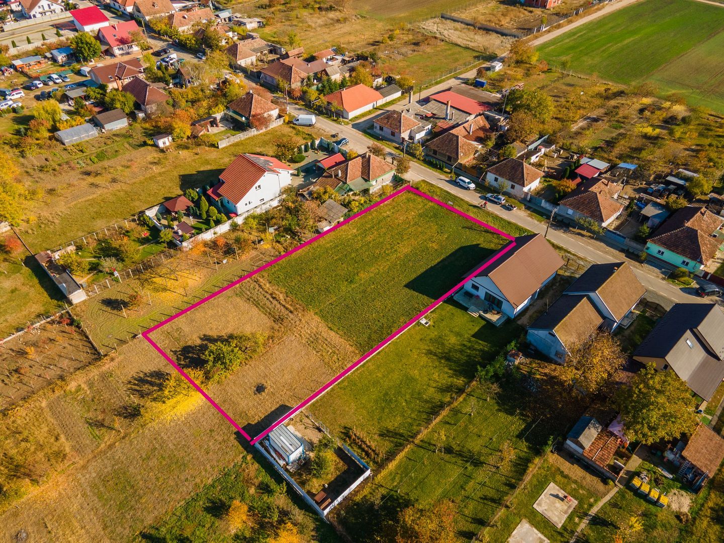 Teren de vânzare în Zimandul Nou, suprafață 2000 mp - Poză 1