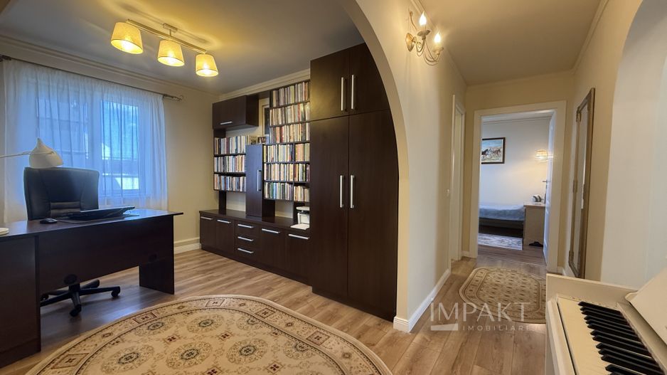 Apartament deosebit cu 4 camere decomandat si garaj in Andrei Muresanu - Poză 12
