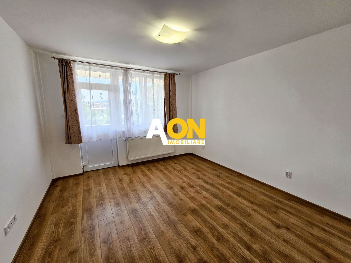 Penthouse 4 camere, 100 mp utili + terasa 83 mp + boxa 21 mp, Centru - Poză 6