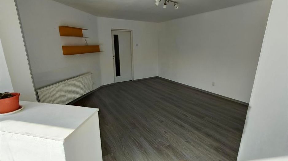 Spațiu de închiriat Târgu Jiu –zona 8 Mai, către Spitalul 700 - Poză 3